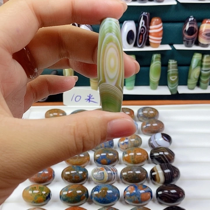 泥***石未镶嵌颈饰玛瑙/玉髓