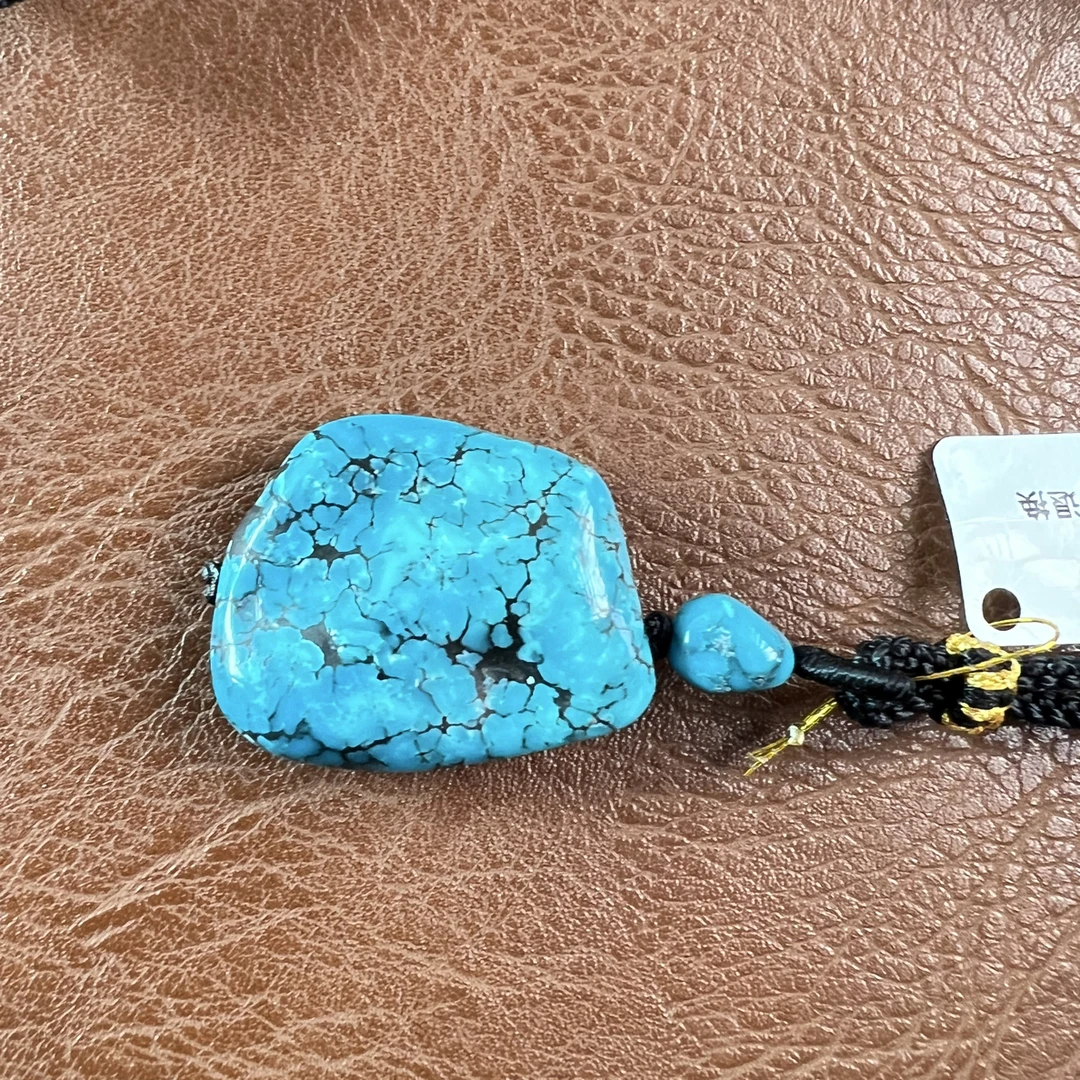 充填绿松石高瓷蓝随形绿松石吊坠