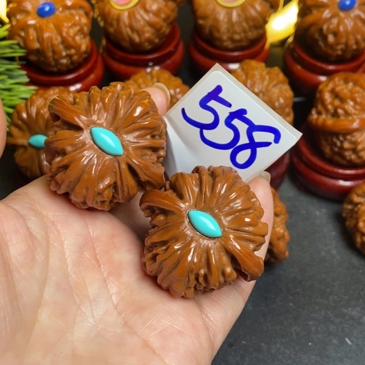 38楼下558文玩核桃狮子