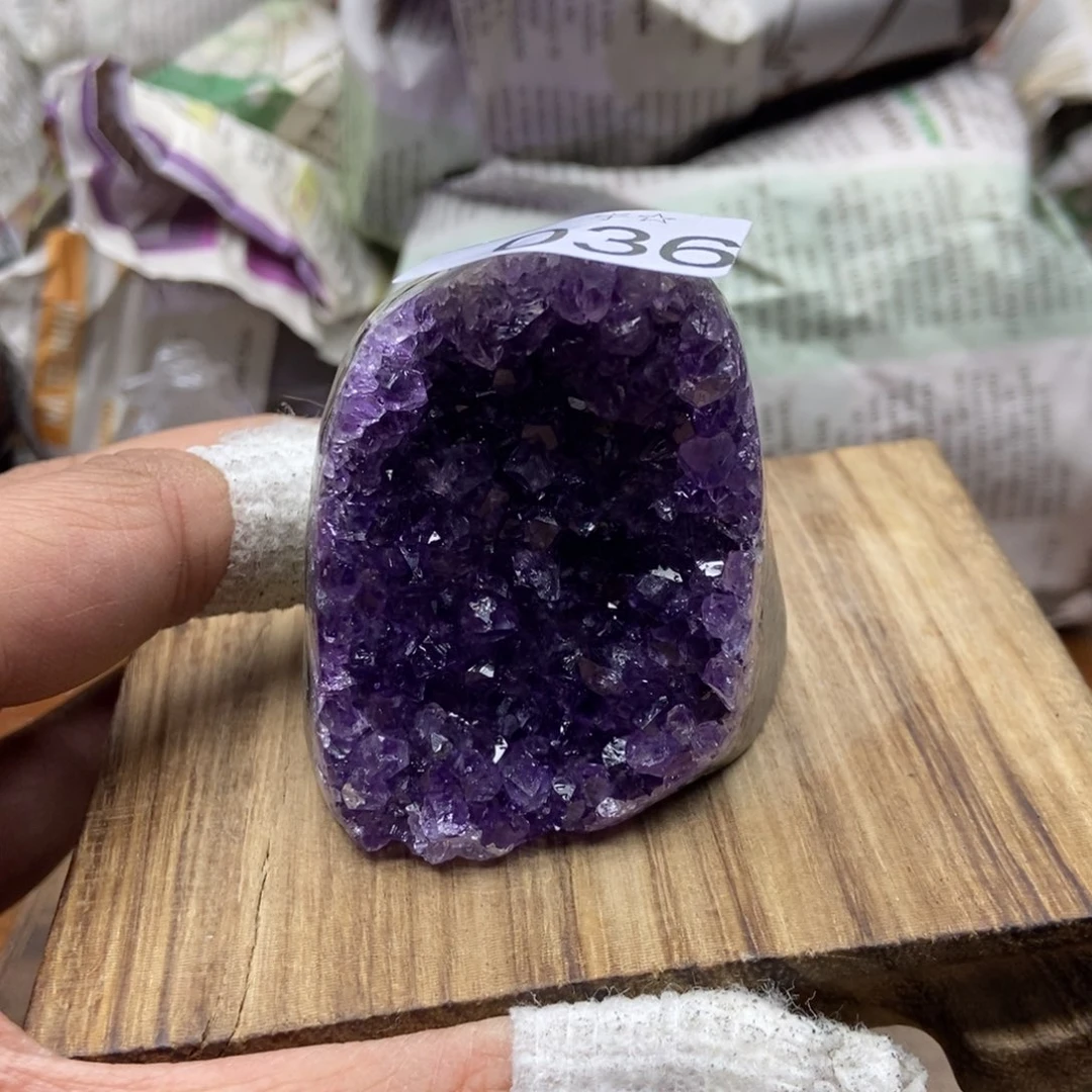 紫晶天然水晶摆件未镶嵌