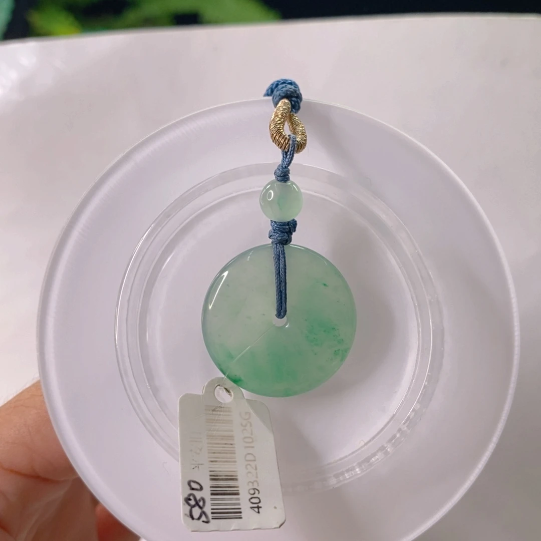 ****赵颈饰未镶嵌石英质玉
