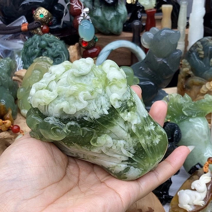 岫玉未镶嵌手把件