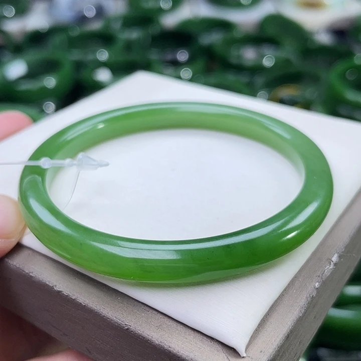 未镶嵌手镯和田玉（碧玉）