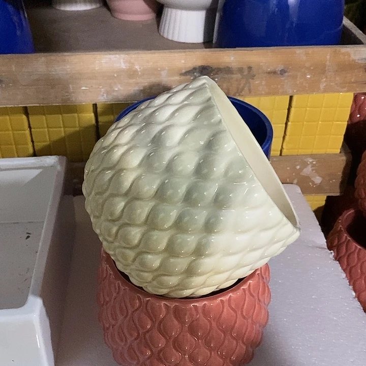 陶瓷花盆有孔 瑕疵介意勿拍