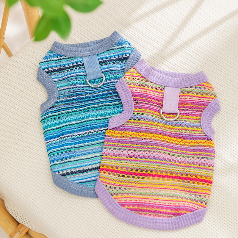 [达人]宠物夏季薄款背心彩虹多色编织镂空自带牵引小型犬服饰0374