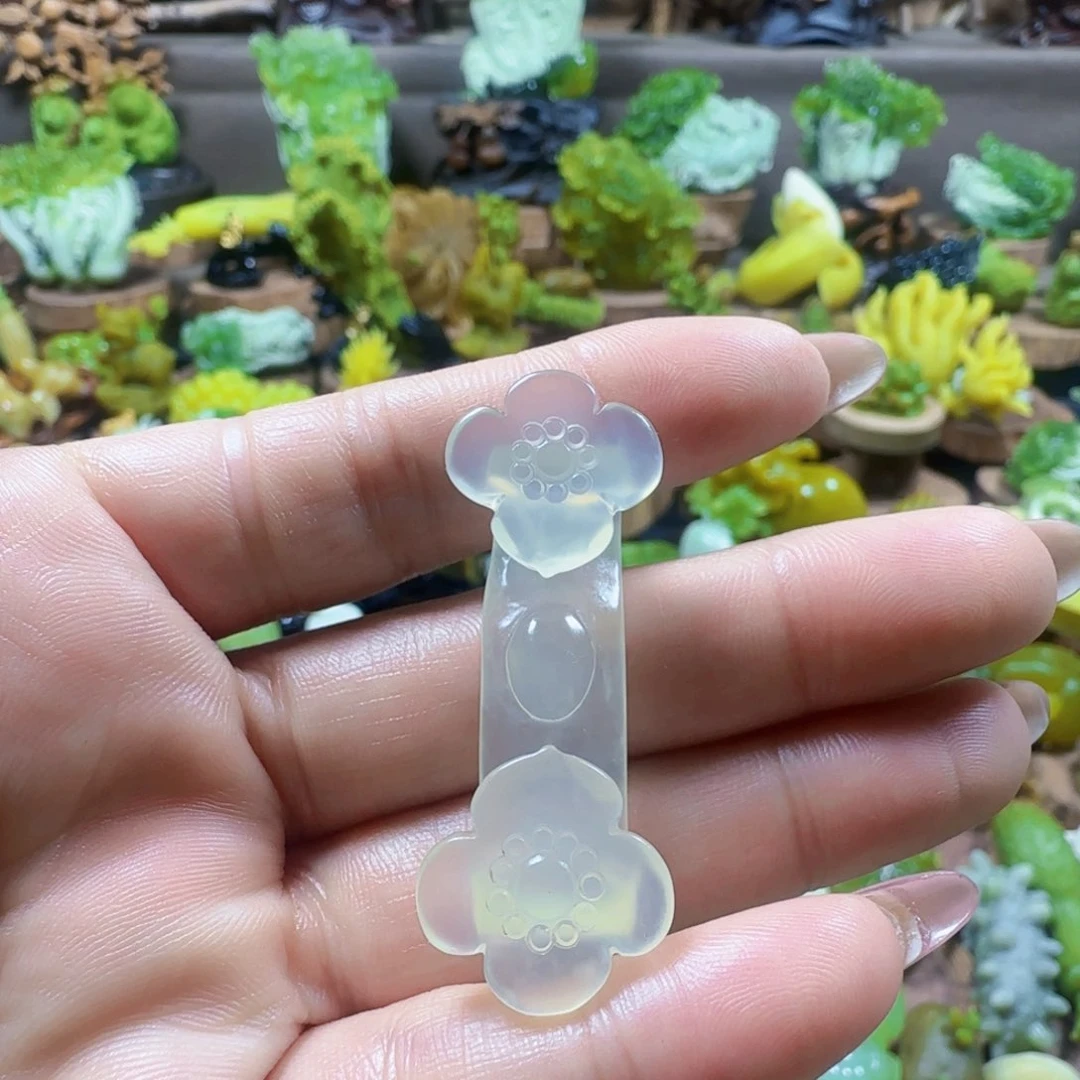 蛇纹石玉未镶嵌挂坠