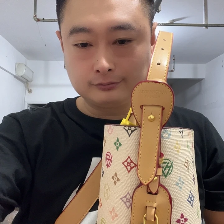 蚕丝马皮（革）水牛皮（革）牛津布猪剖层皮革牛皮纸鱼皮（革）