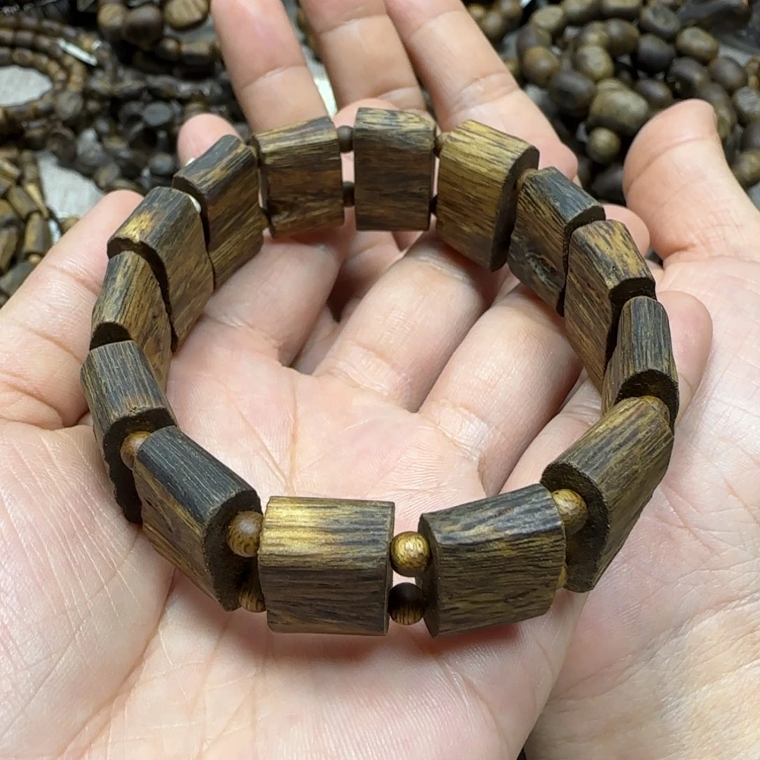 沉香手串乌身多样性发货一条卡20-18克