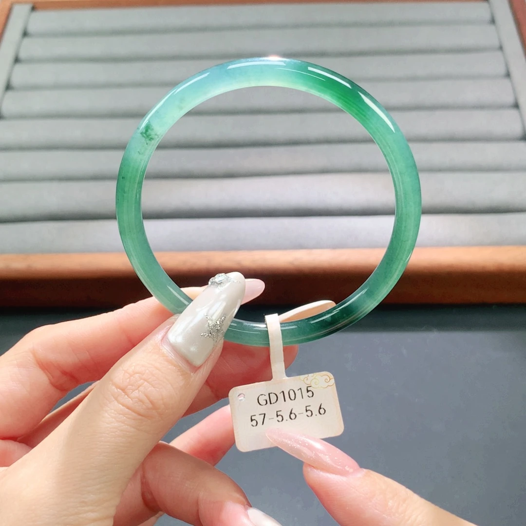 翡翠未镶嵌手镯天然