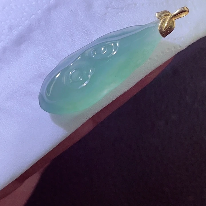 翡翠18K金镶嵌颈饰翡翠