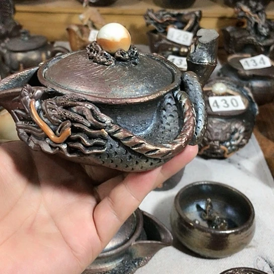 瓷片微瑕的龙宝瓶