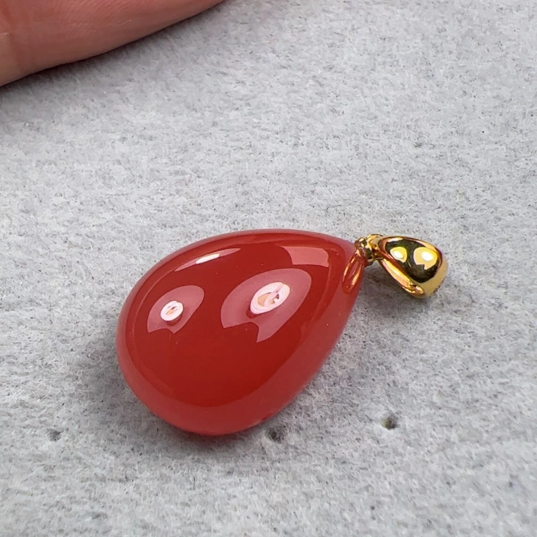 南红玛瑙吊坠18K金镶嵌