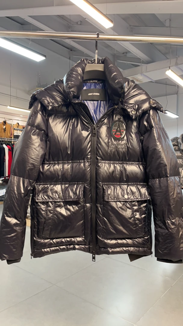 一线品牌，专柜品质，羽绒服（鹅绒）