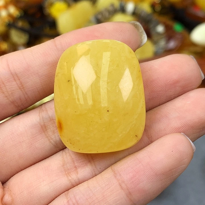 未镶嵌琥珀珠宝奇石