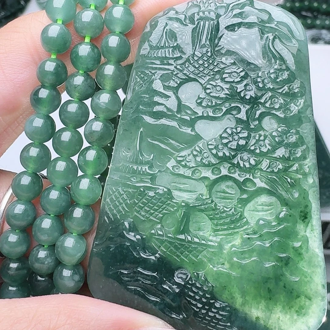 翡翠未镶嵌颈饰多样性发其一