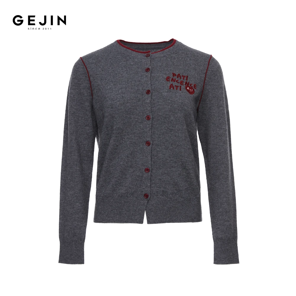 GEJIN/歌锦秋冬新款长袖圆领休闲女撞色刺绣设计针织衫9432562499
