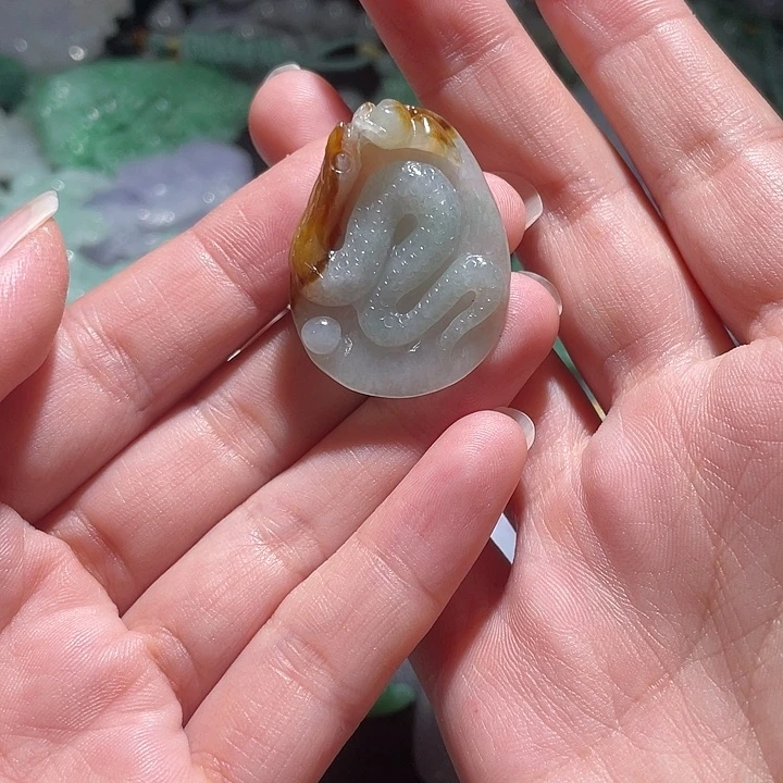 颈饰未镶嵌翡翠天