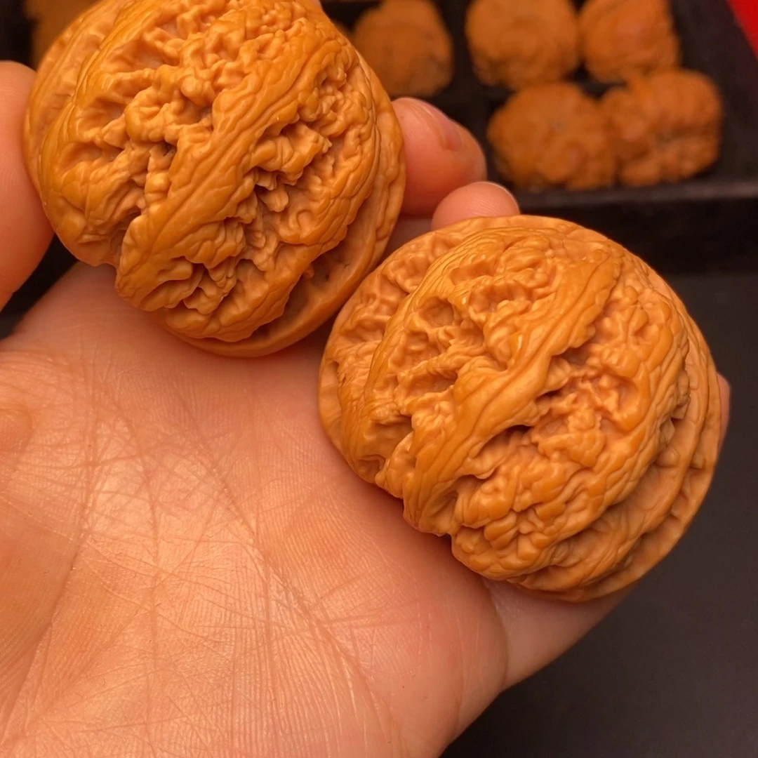 文玩核桃把件秦岭野生核桃