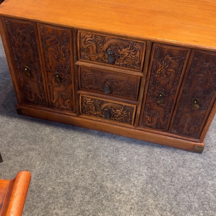 贡木龙柜的的的的