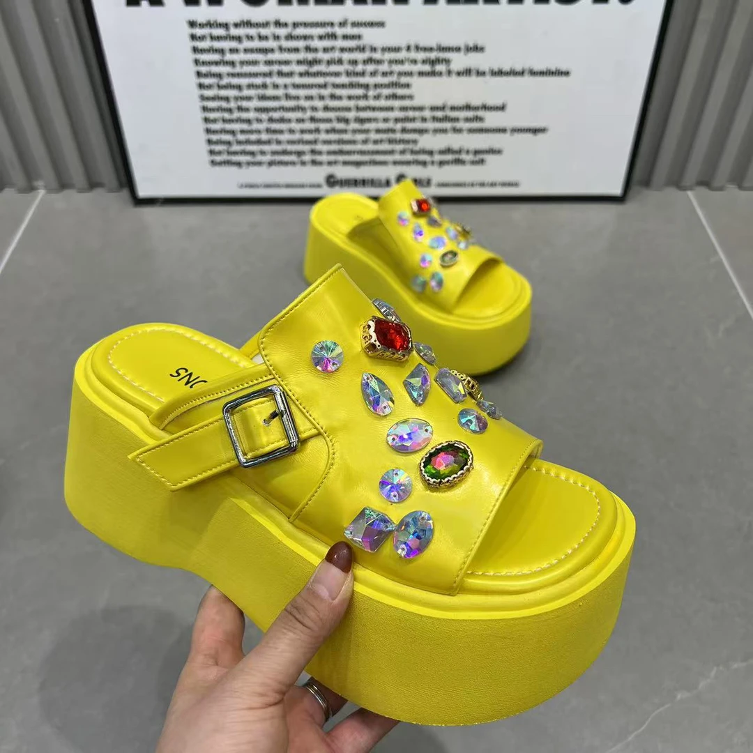 主播推荐2025年（彩色世界）8811-2厚底时尚潮流凉拖