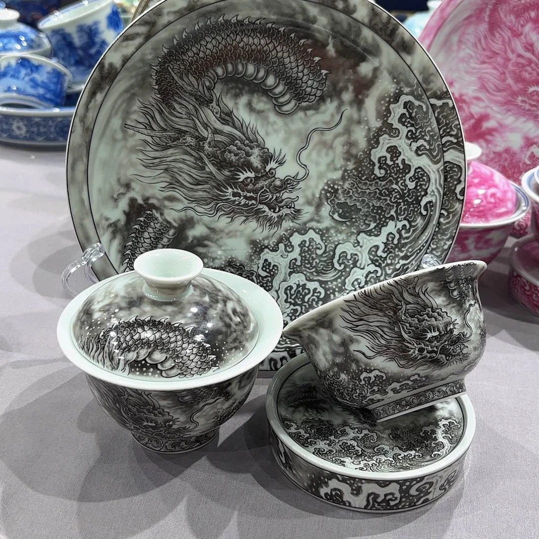 瓷片景德镇瓷器精品陈列