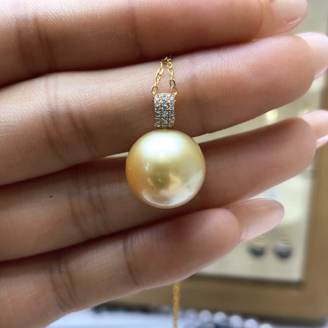 海水珍珠颈饰18K金镶嵌