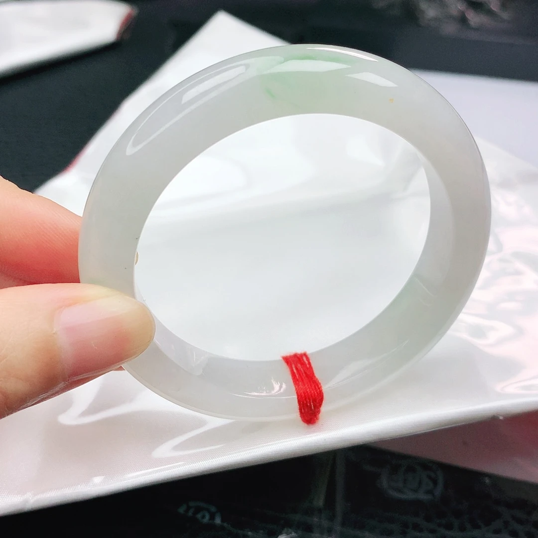 翡翠手镯未镶嵌正