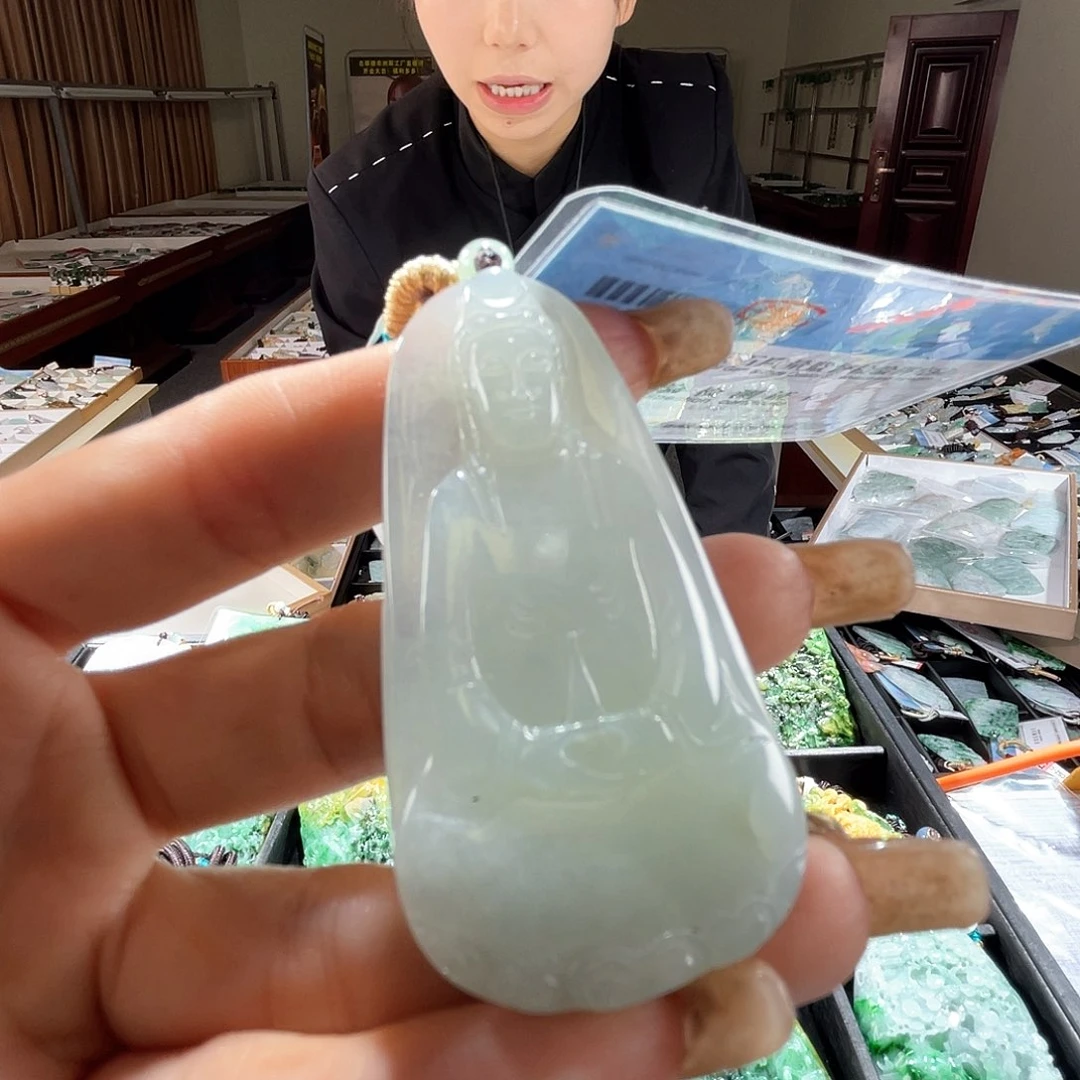 翡翠未镶嵌颈饰一