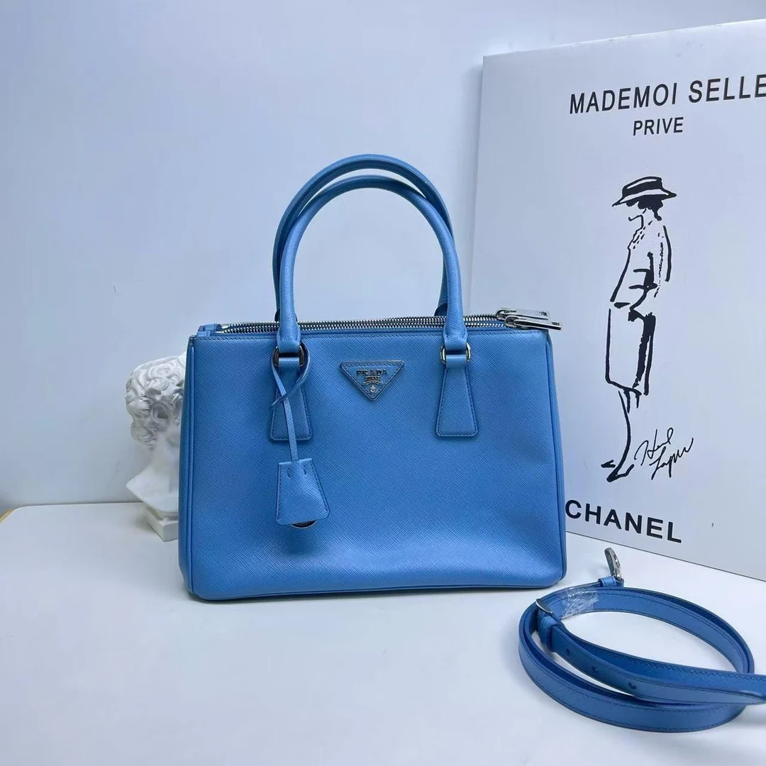 95新 Prada/普拉达 经典Galleria皮革小号斜挎包天空蓝