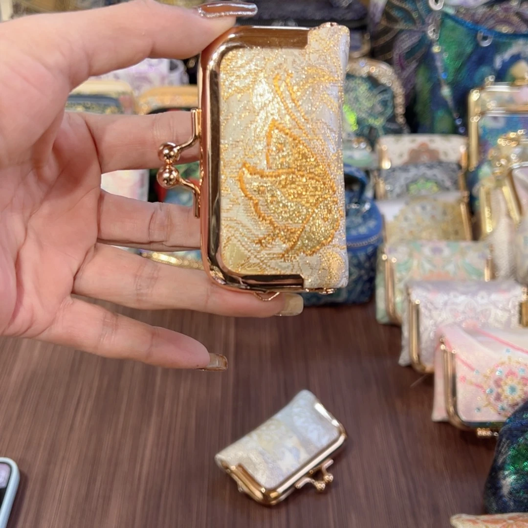 境***境蚕丝福利指甲包包