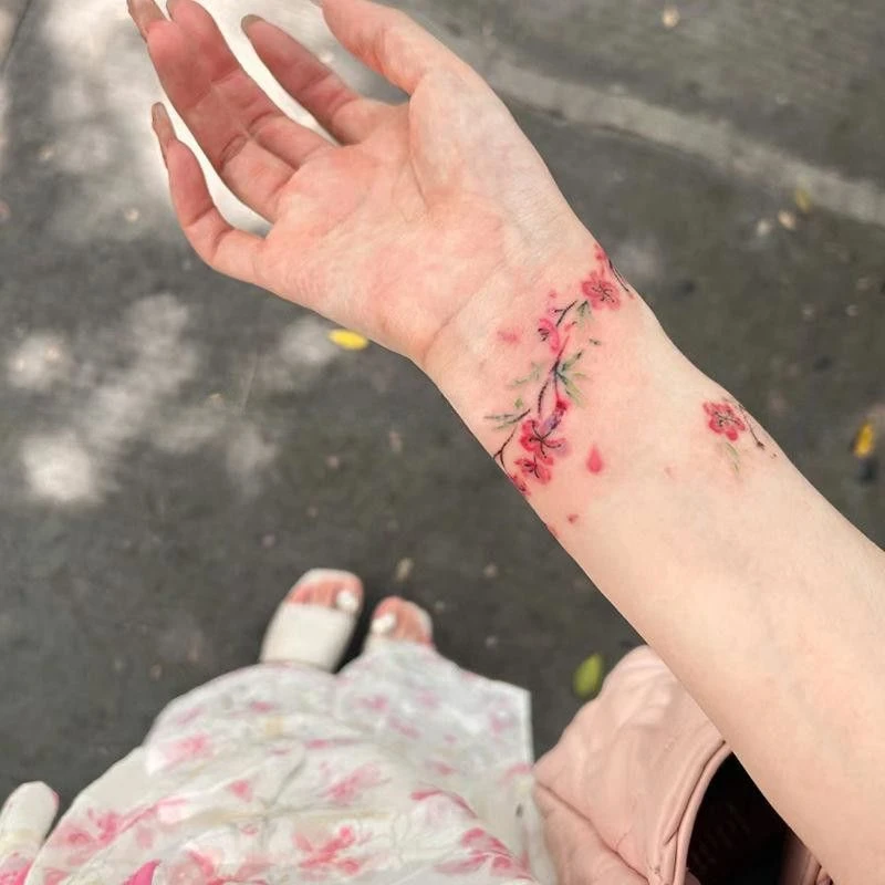 【艺凡】新款花蝶彩色纹身贴国风ins高颜值清新可水洗持久手部仿真