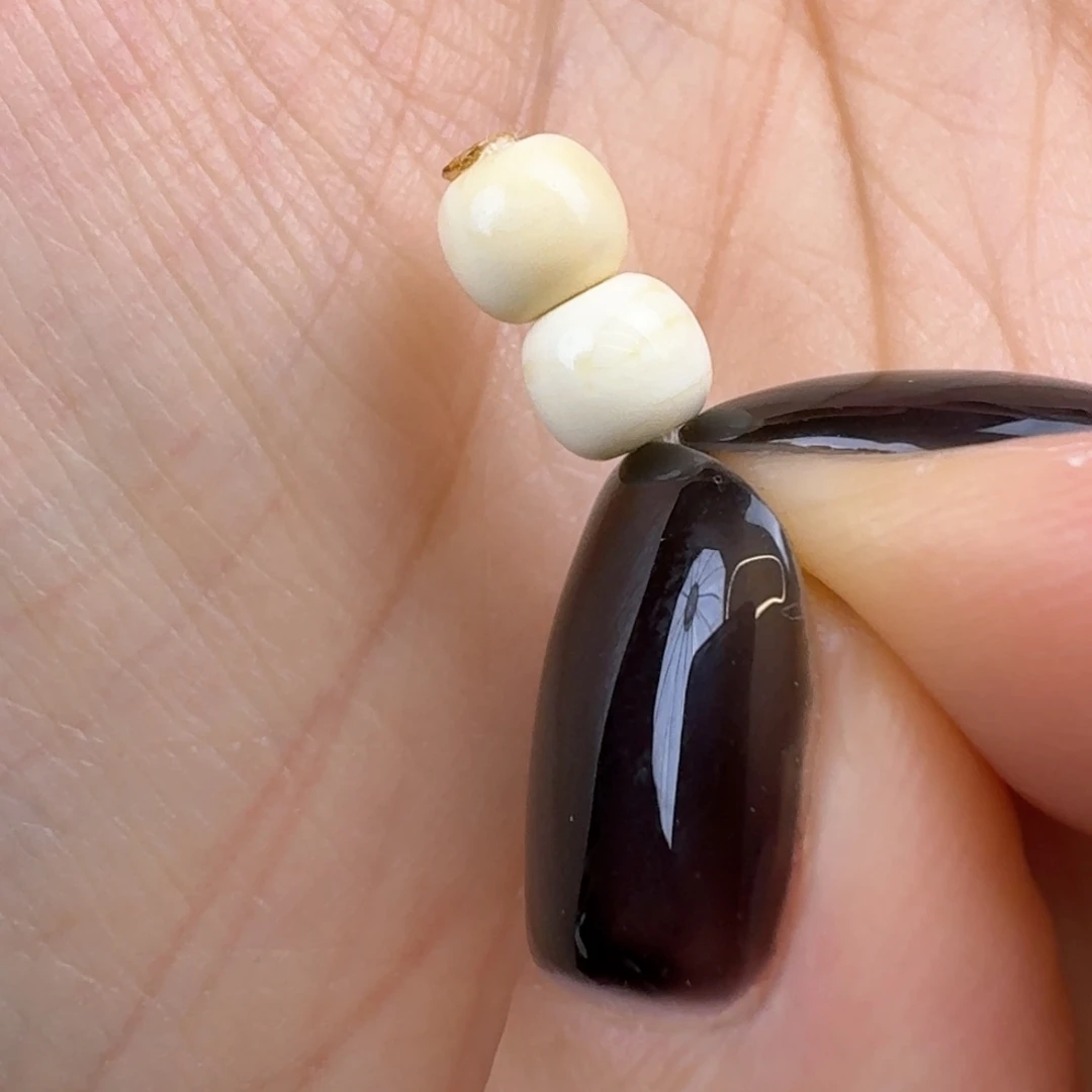 琥珀未镶嵌裸石5.6mm对珠