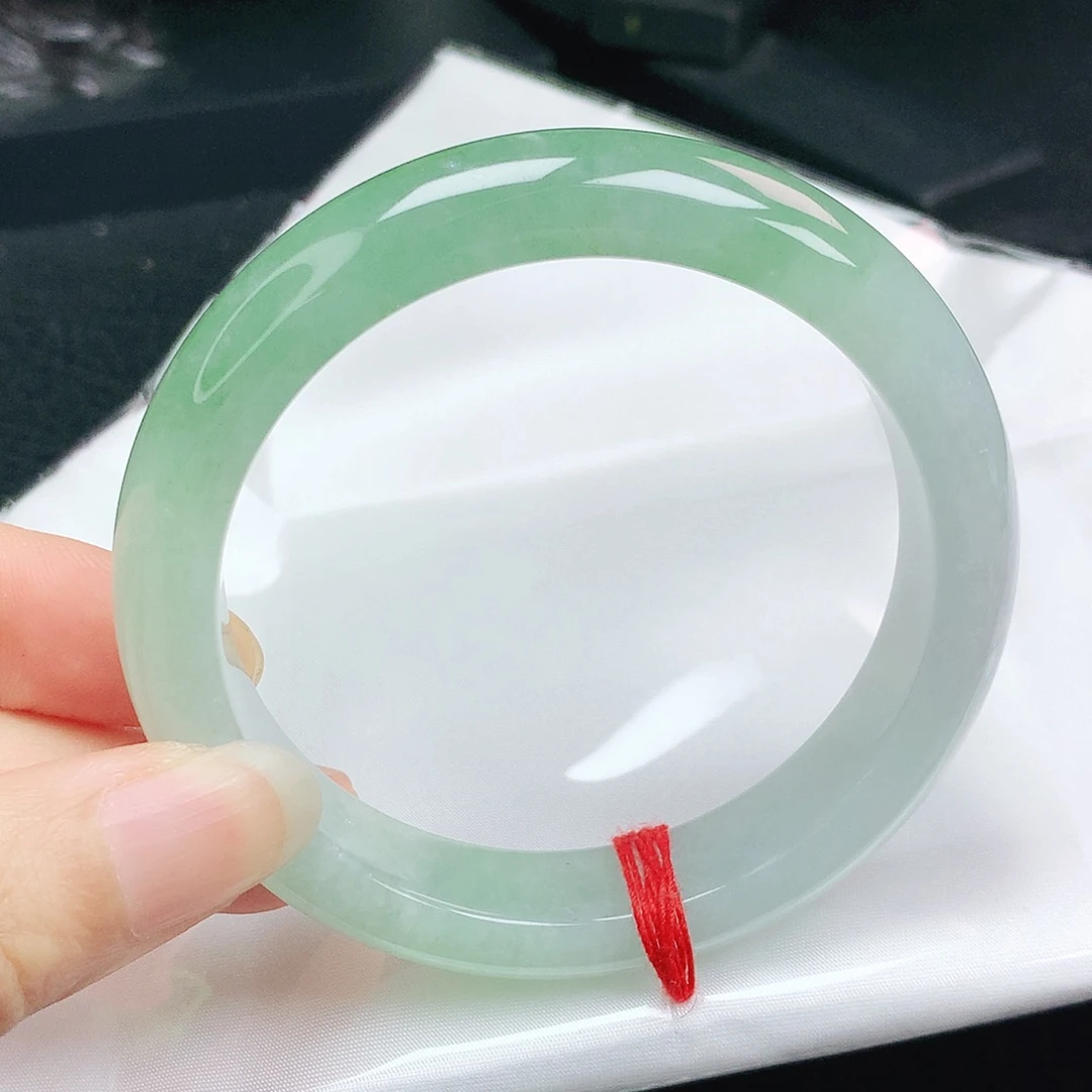 翡翠手镯未镶嵌正