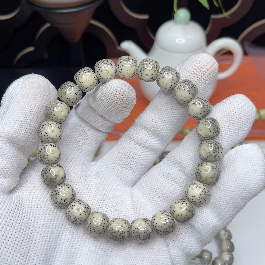 星月菩提吊坠15。10/9骨瓷白黄金瞳