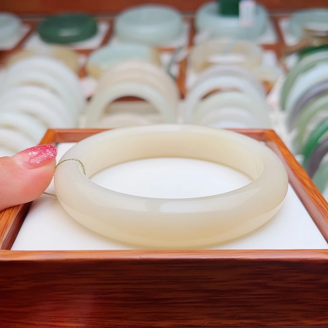 和田玉未镶嵌手镯57.6