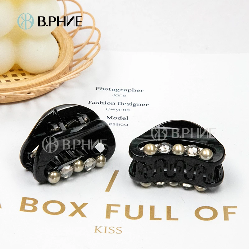 B.【贝菲】黑色优雅镂空珠珠小抓夹