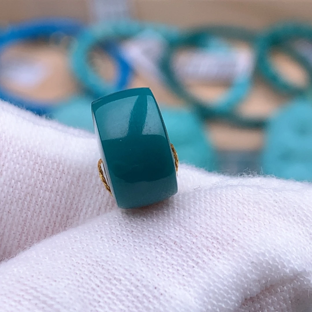 绿松石未镶嵌珠宝奇石11.4*6.6mm