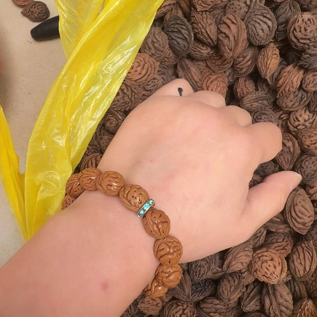 悸***黑精品野生炭黑核5.6斤