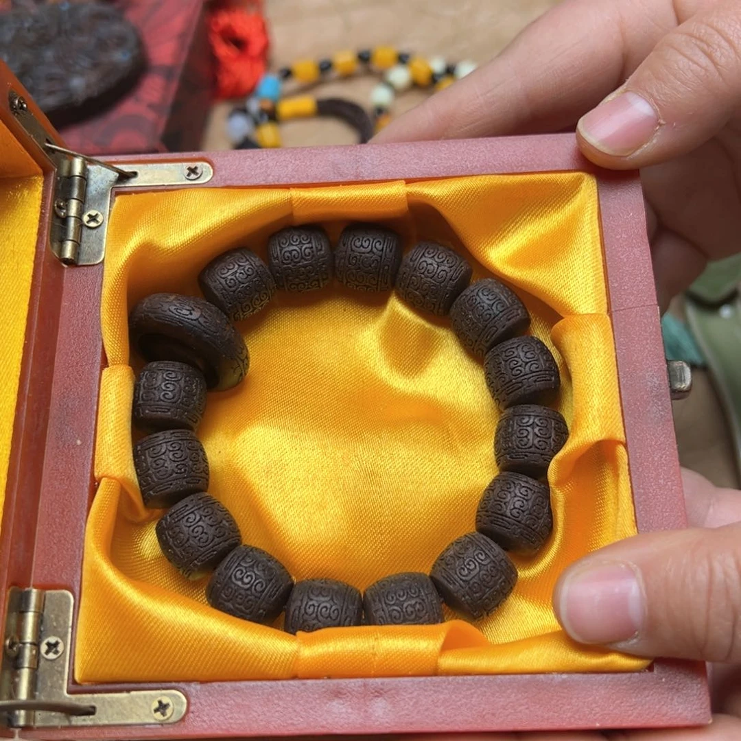 大叶紫檀（黑酸枝木类）