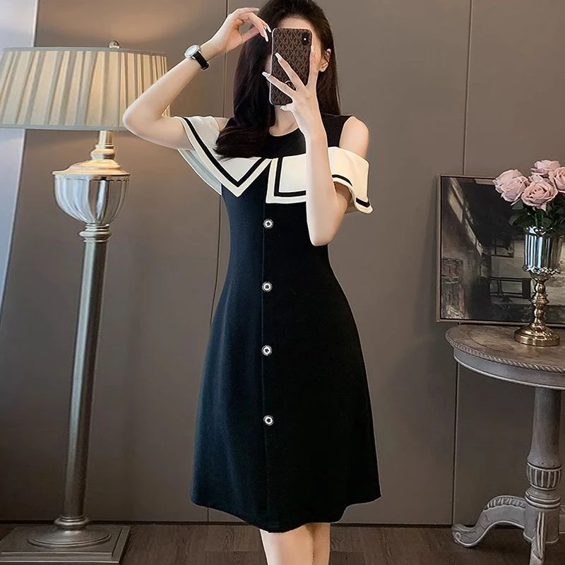 法式高端露肩针织连衣裙女夏季显瘦气质小黑裙洋气减龄小个子裙子