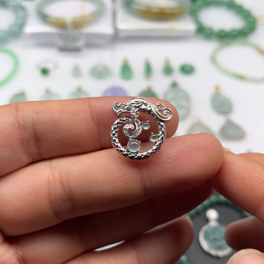 翡翠银S925镶嵌颈饰福利