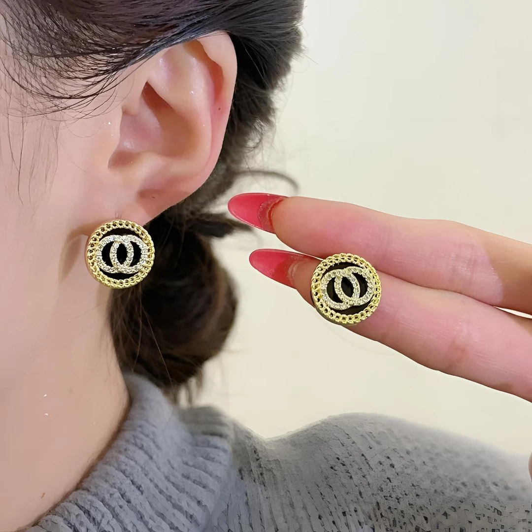 铜合金耳饰 字母耳钉小众女无耳洞金色耳饰秋冬小众首饰高级感