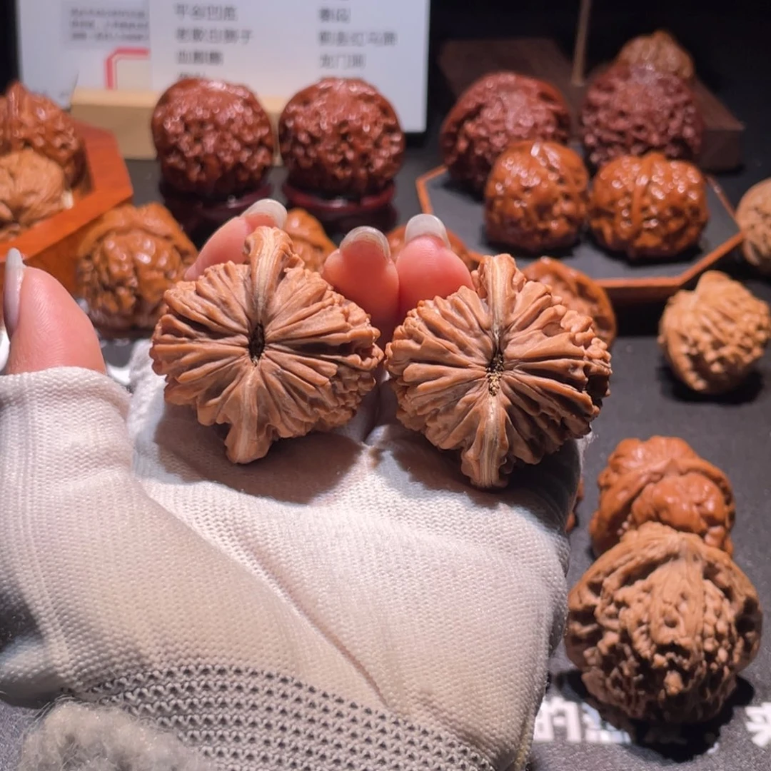 文玩核桃吊坠41.40四座楼2957