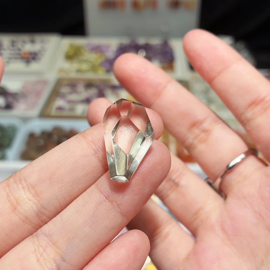 未镶嵌水晶吊坠(不含链)新品 绿水 随形 打孔定制不退换