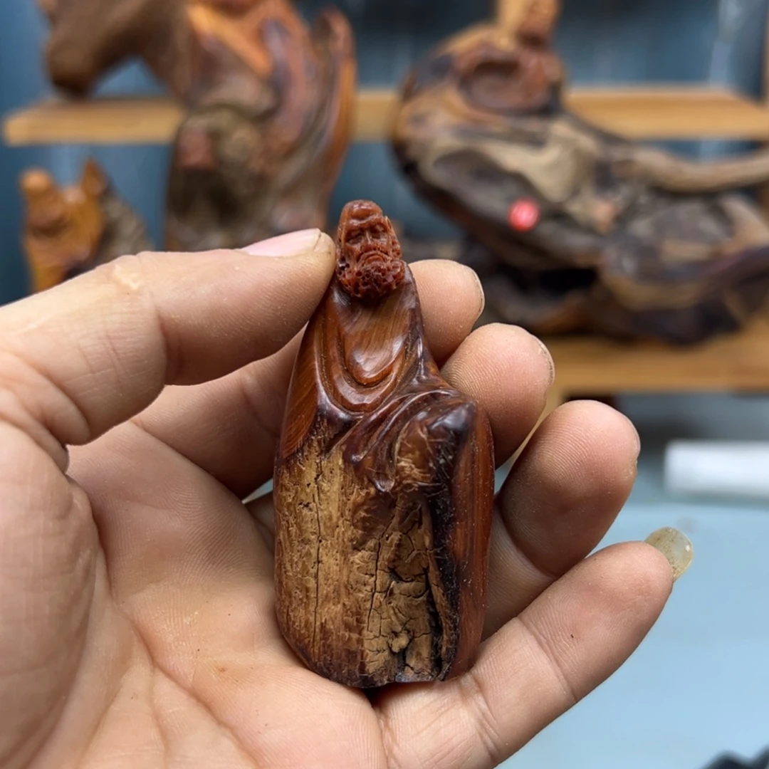 小***婷木崖柏木摆件手把件