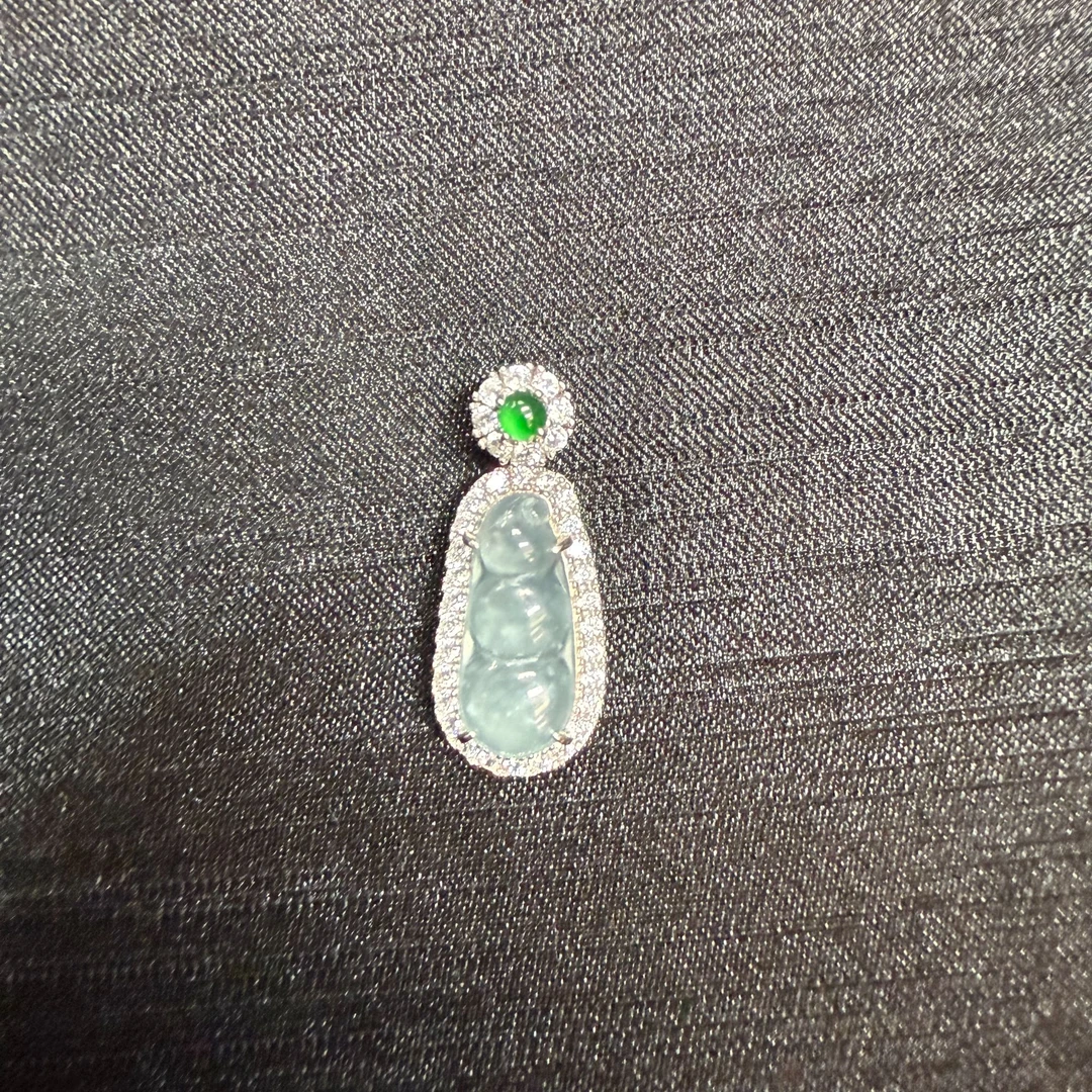 翡翠银镶晴水四季豆吊坠（多样性发1件）#A59