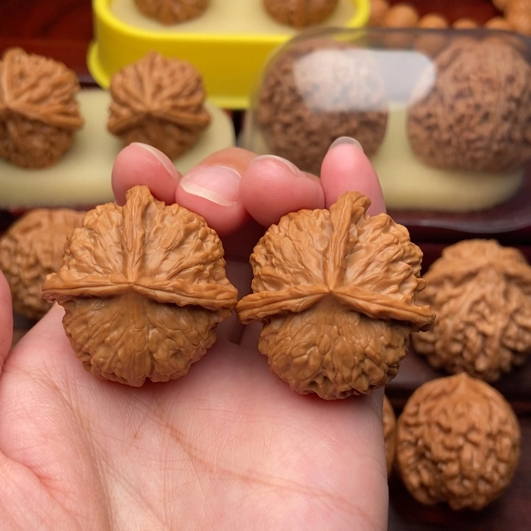 文玩核桃吊坠野生粗筋三棱35