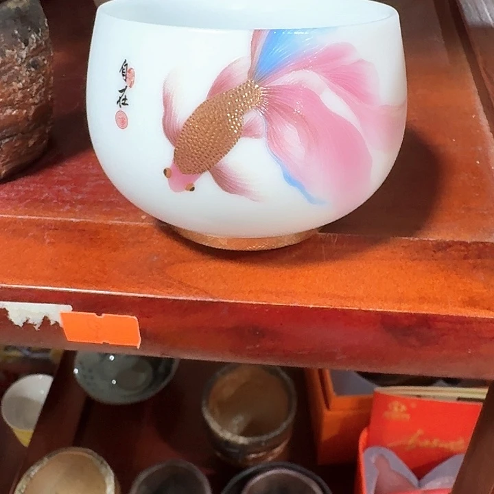 主人杯一个，瓷。。品茗瓷