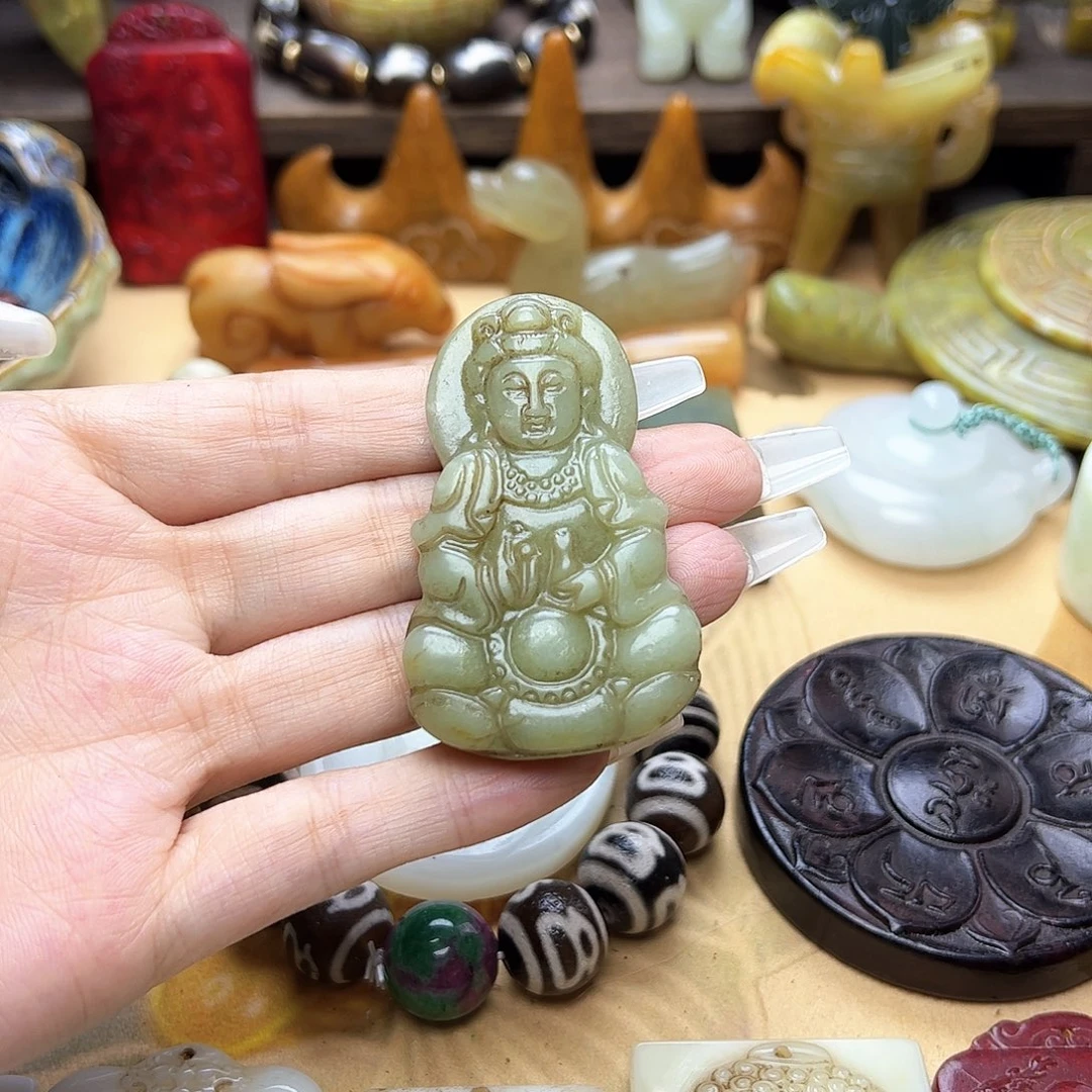 蛇纹石玉未镶嵌颈饰