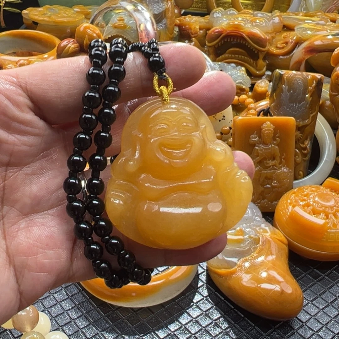 颈饰未镶嵌石英质玉